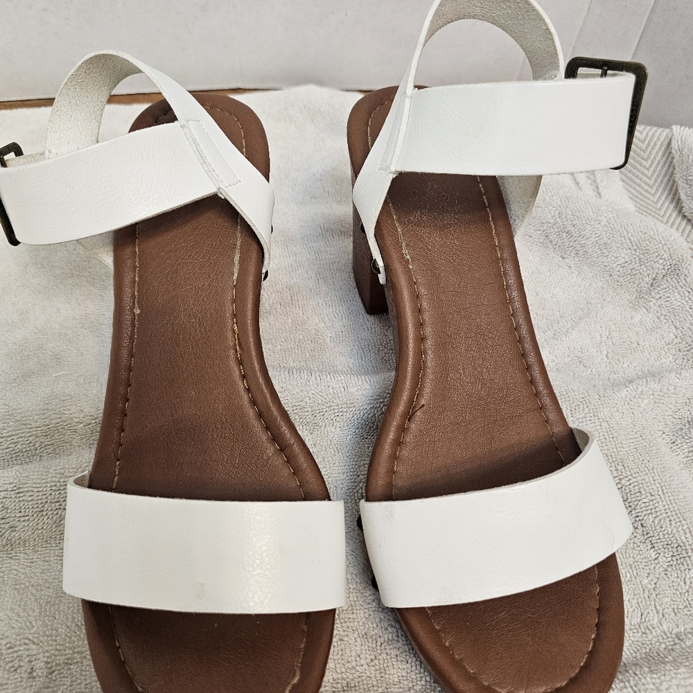 WOMENS DUNE PERU FAUX WOOD WHITE SANDALS SIZE 9